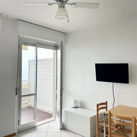 Apartment On The 305